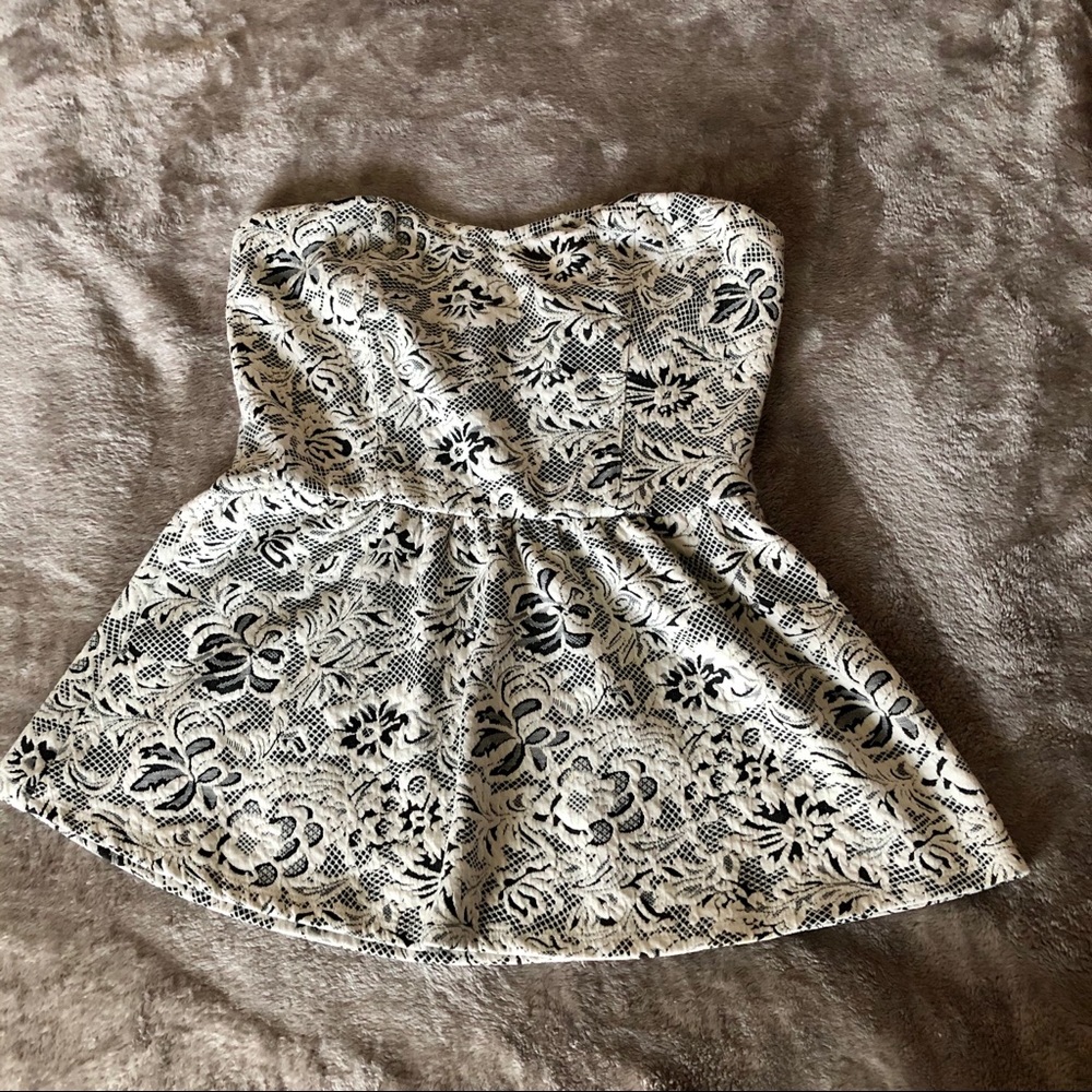 Women’s Strapless top